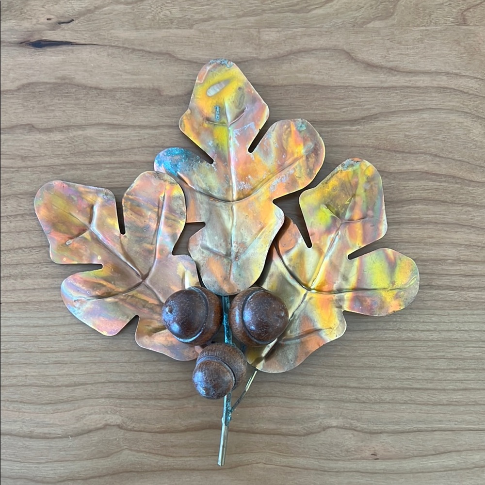 Oak leaves with acorns
